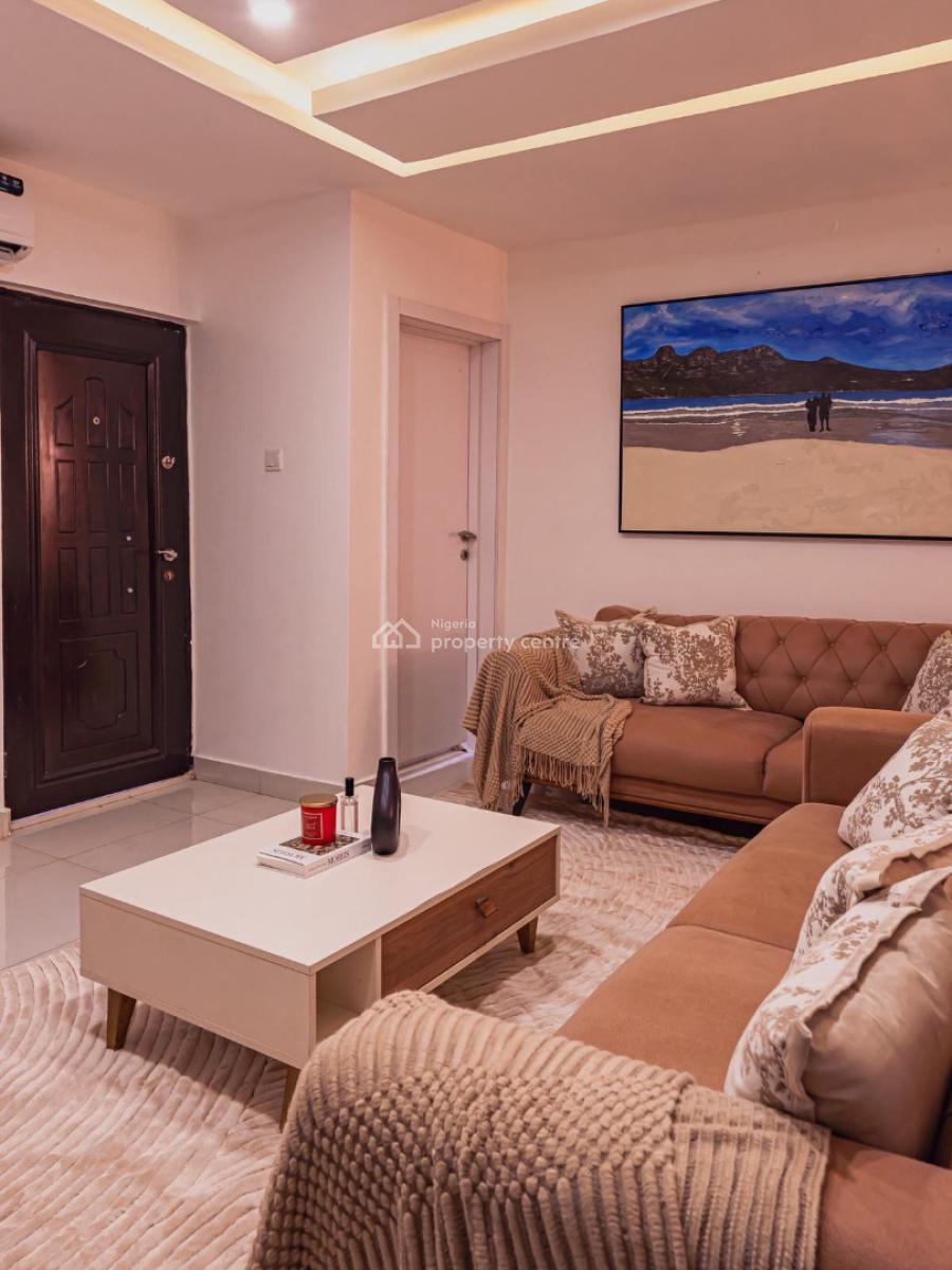 Beautiful 2 Bedrooms with Playground & Bathtub, 6, Emmanuel Folorunsho Street, Badore Road, Badore, Ajah, Lagos, Flat / Apartment Short Let