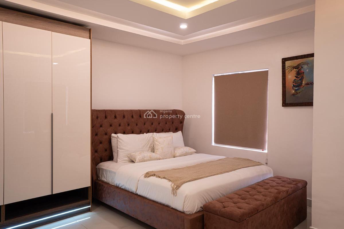 Beautiful 2 Bedrooms with Playground & Bathtub, 6, Emmanuel Folorunsho Street, Badore Road, Badore, Ajah, Lagos, Flat / Apartment Short Let