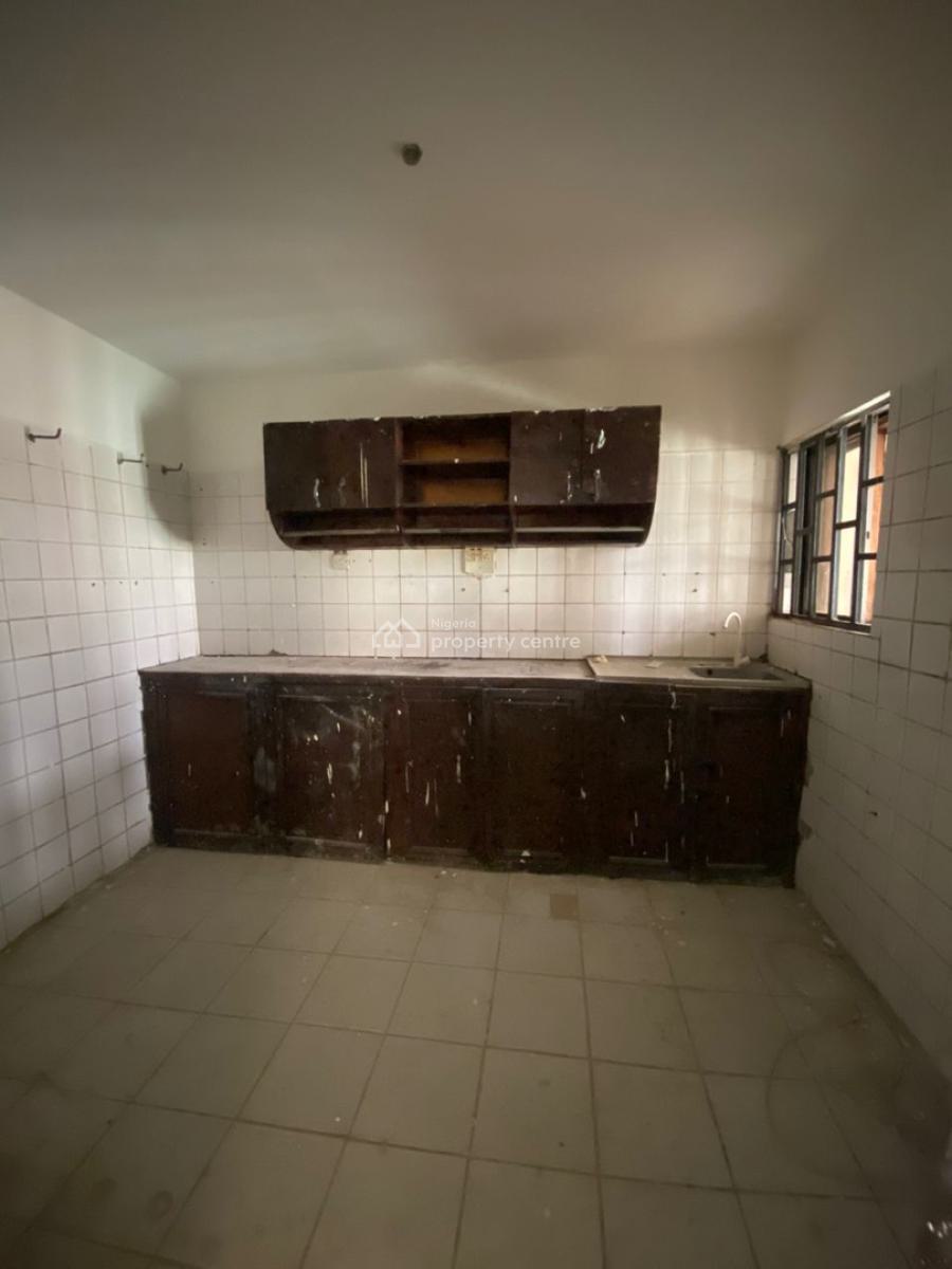 Renovated 3 Bedrooms Apartment, Off 3rd Avenue, Gwarinpa, Abuja, Flat / Apartment for Rent
