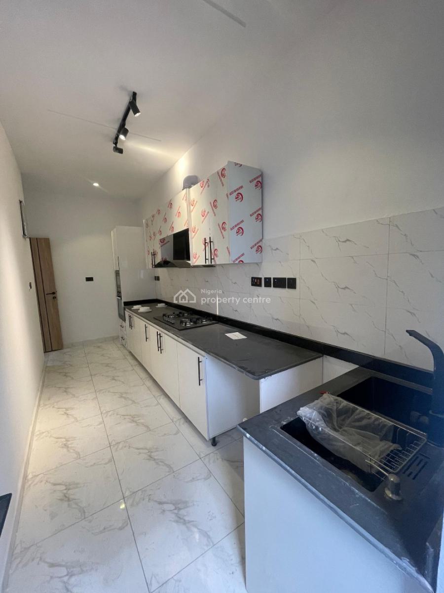 Lovely 1 Bedroom Apartment with Swimming Pool and Gym, Ologolo, Lekki, Lagos, Block of Flats for Sale