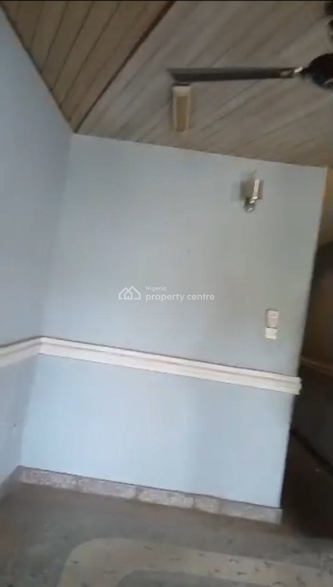 Executive 3bedroom Flat, Off Pedro. Rd, Shomolu, Lagos, Flat / Apartment for Rent