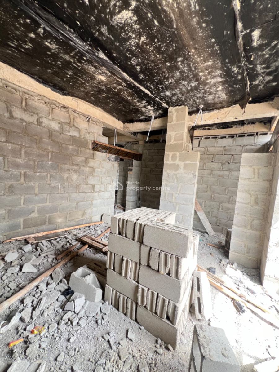 Elegant Studio Apartment with Modern Finishes and Rooftop Terrace, Yaba, Lagos, Flat / Apartment for Sale