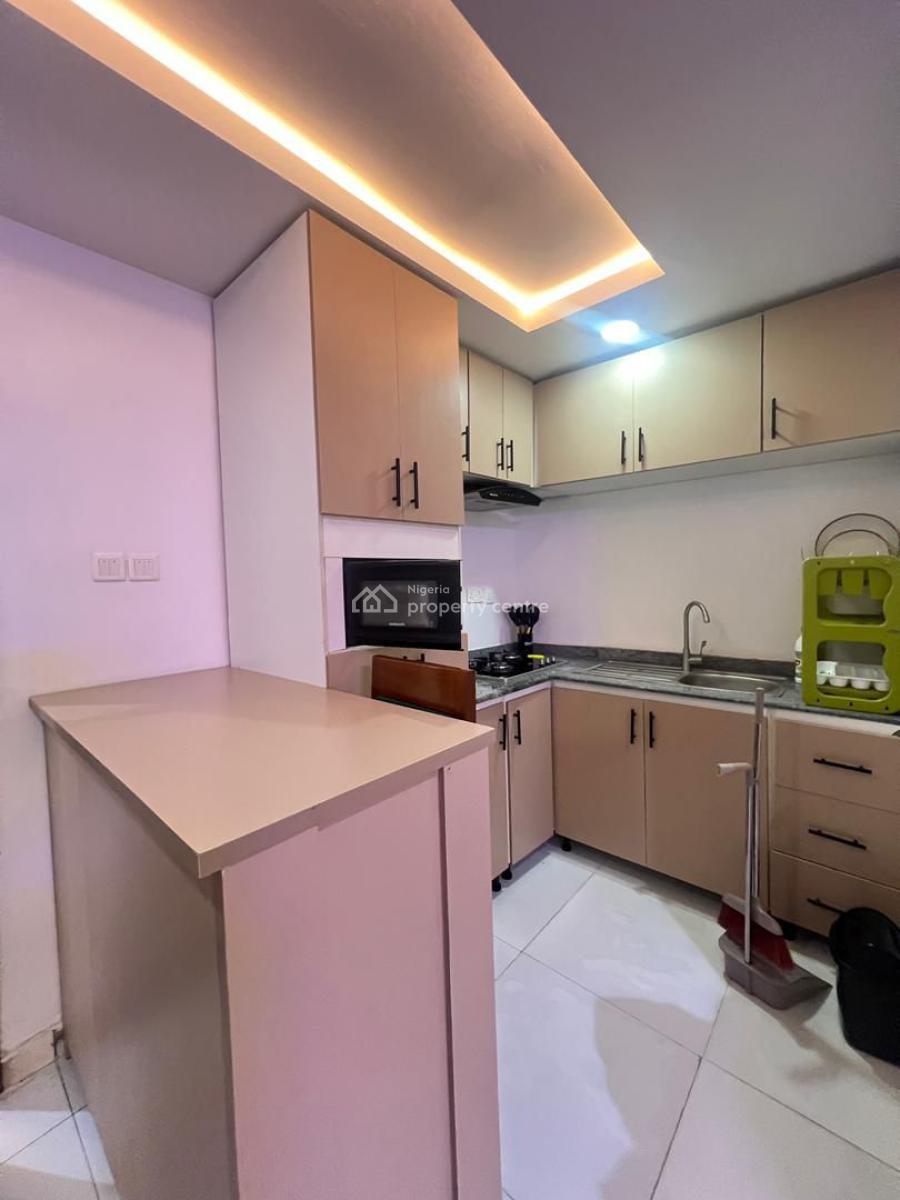 Lekki Phase 1 Studio: Furnished with 24/7 Light, Lekki Phase 1, Lekki, Lagos, Flat / Apartment for Rent