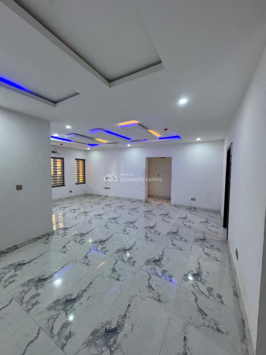 Investment Worthy 2 Bedroom Apartment with Bq, Gym,mini Mart ,pool, Lekki Phase 1, Lekki, Lagos, Block of Flats for Sale