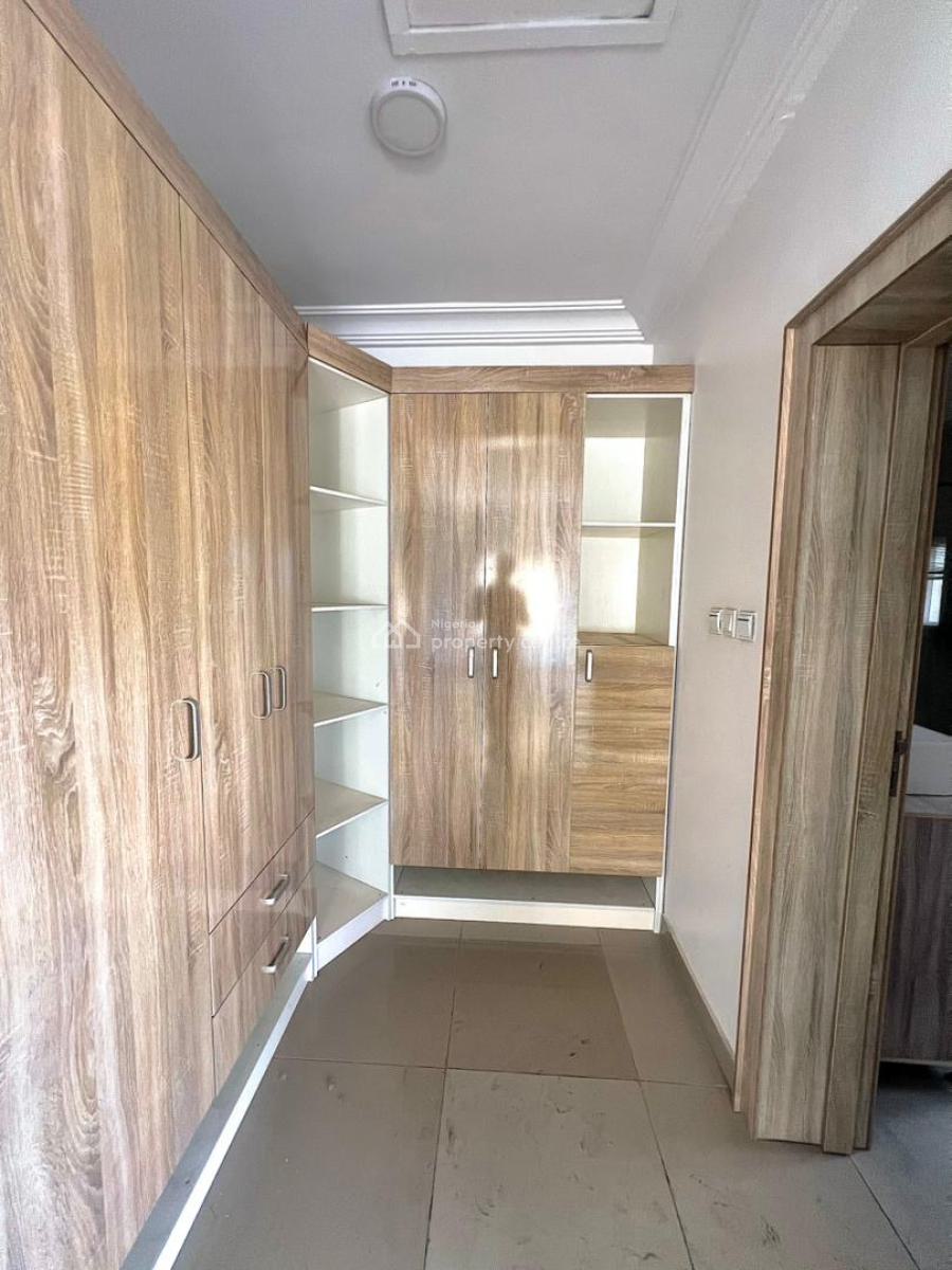 Spacious 6- Bedroom Fully Detached House + Bq, Osapa, Lekki, Lagos, Detached Duplex for Rent