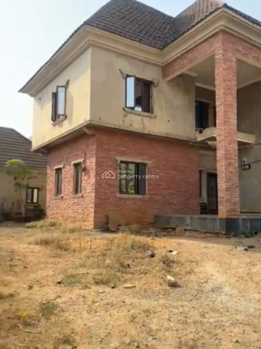 Distress 5 Bedrooms Fully Detached Duplex with Bq in an Estate, Mbora (nbora), Abuja, Detached Duplex for Sale