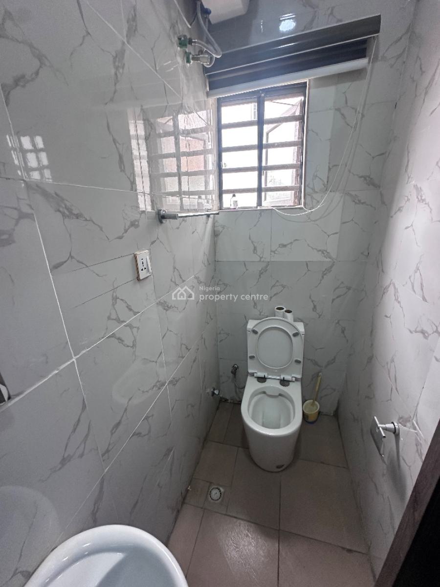 Luxury 2 Bedroom Apartment Upstairs, Close 1, Whitesand Beach Estate, Ologolo, Lekki, Lagos, Flat / Apartment Short Let