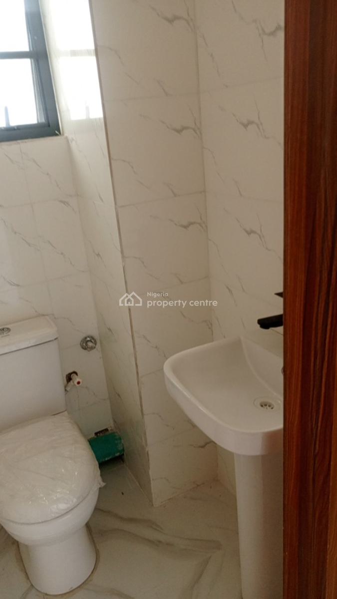 Ocean View 2 Bedroom Flat, Jeff Vwede Street, Alpha Beach Road, Atlantic View Estate, Igbo Efon, Lekki, Lagos, Flat / Apartment for Sale