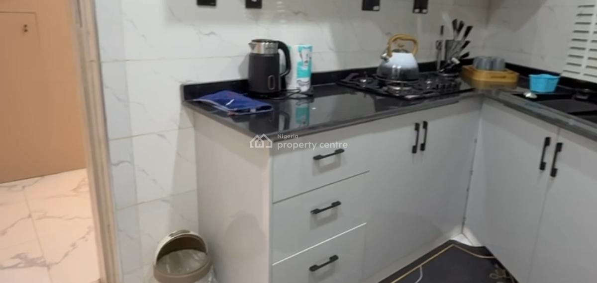 2 Bedroom Duplex in an Estate, Mende, Maryland, Lagos, Flat / Apartment for Sale