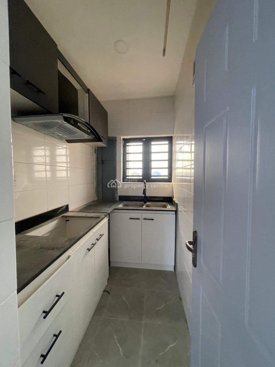 2 Bedroom Serviced Apartment, Ologolo, Lekki, Lagos, Block of Flats for Sale
