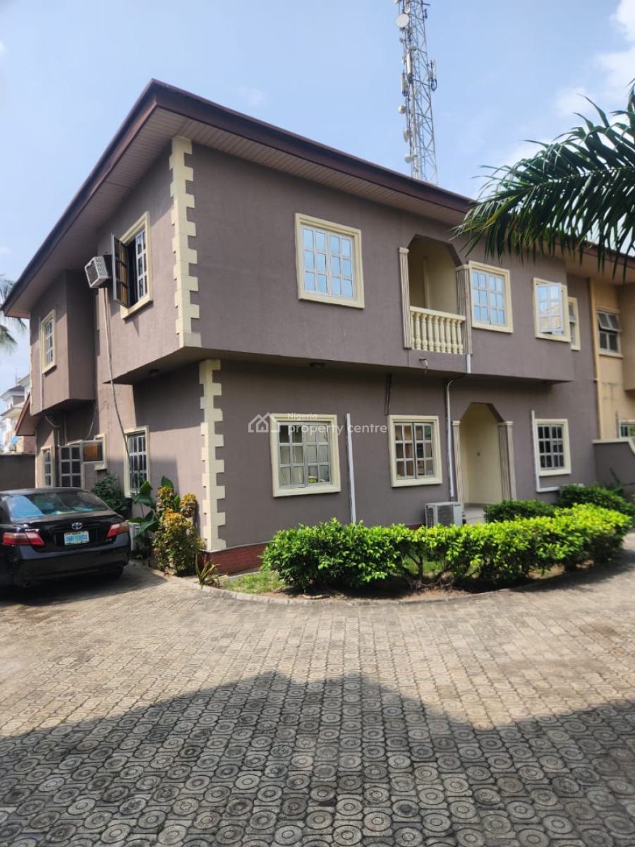 5 Bedrooms Semi Detached Duplex + 2 Bqs for Residential & Office Use, Lekki Phase 1, Lekki, Lagos, Semi-detached Duplex for Rent