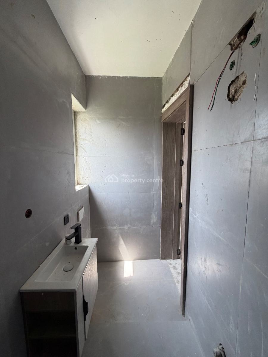 Spacious 2 Bedroom Maisonette Duplex, Lekki Phase 1, Lekki, Lagos, Terraced Duplex for Sale