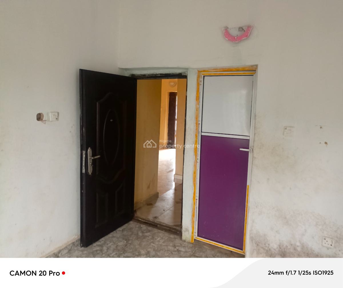 2 Bedroom Flat with 3 Toilets, Okwu Uratta, Owerri Municipal, Imo, Flat / Apartment for Rent