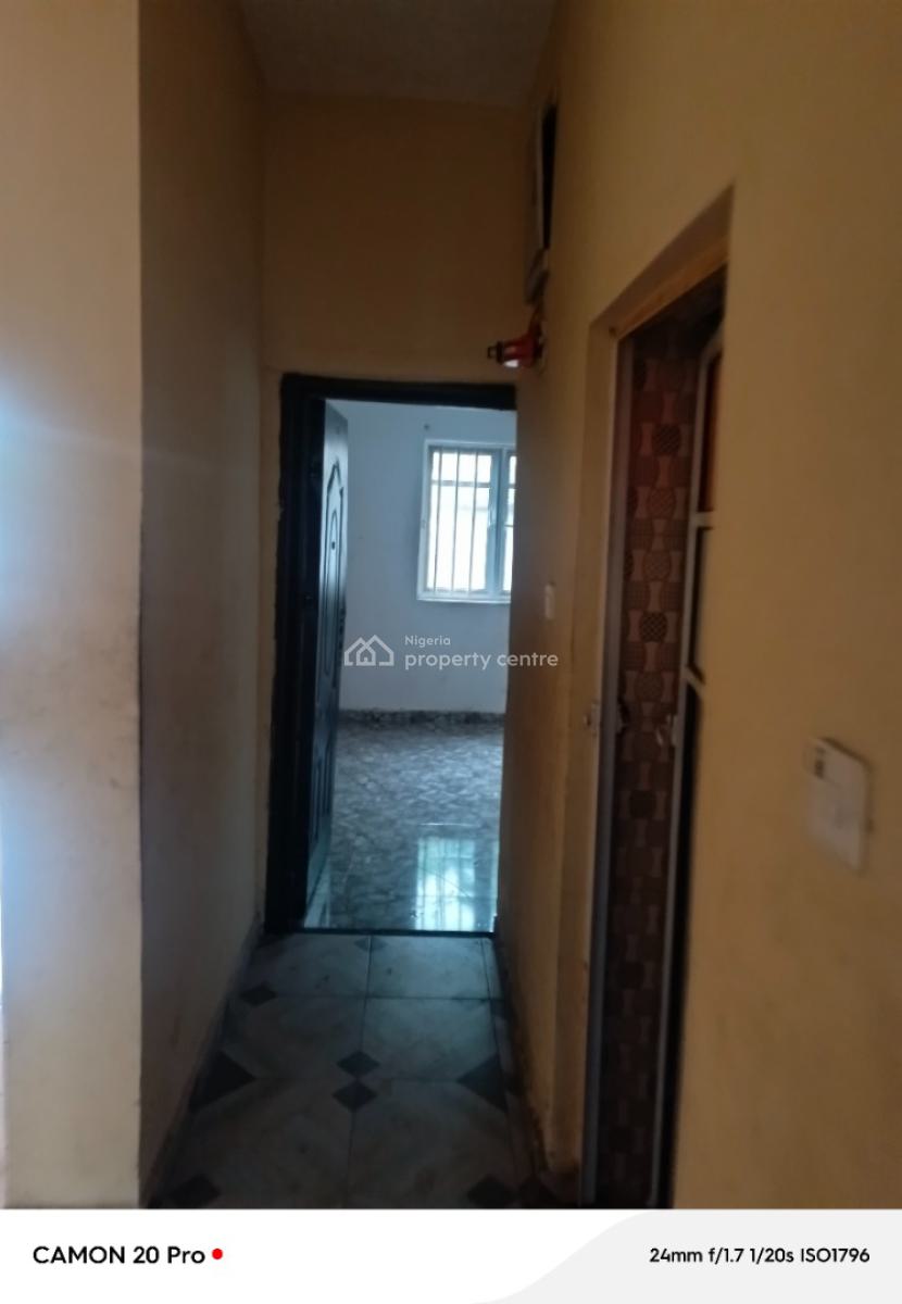 2 Bedroom Flat with 3 Toilets, Okwu Uratta, Owerri Municipal, Imo, Flat / Apartment for Rent