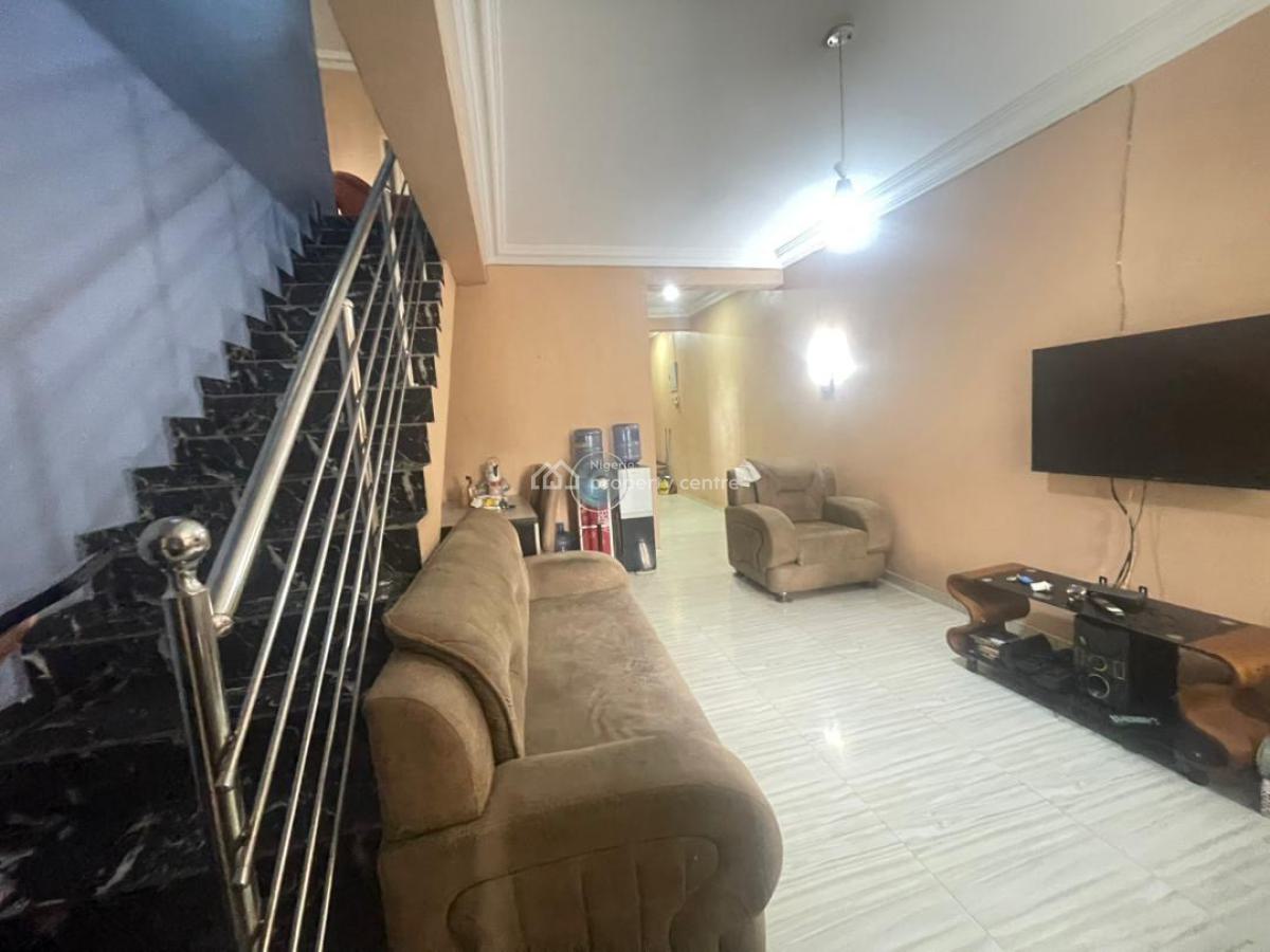 Distress 3 Bedroom Semi Detached Duplex, Ajah, Lagos, Semi-detached Duplex for Sale