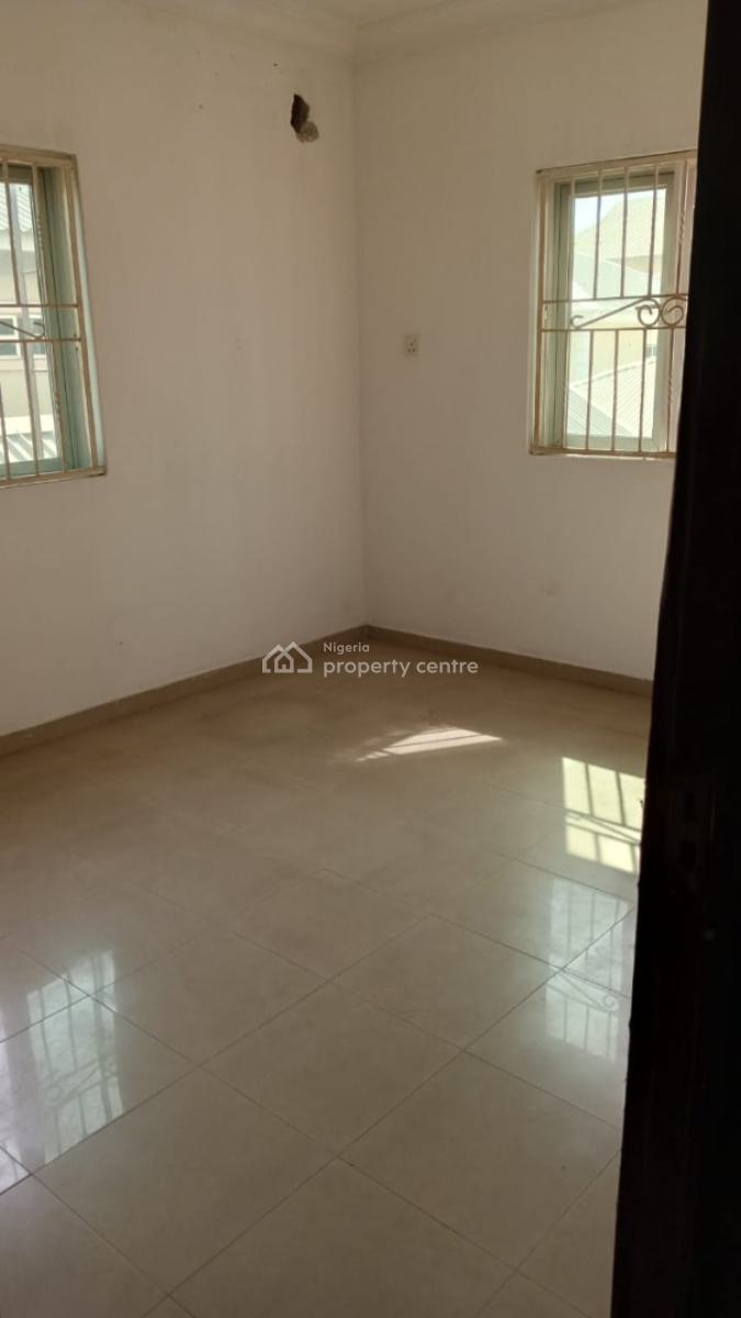 Commercial 2 Bedroom on First Floor, Lekki Phase 1, Lekki, Lagos, Flat / Apartment for Rent