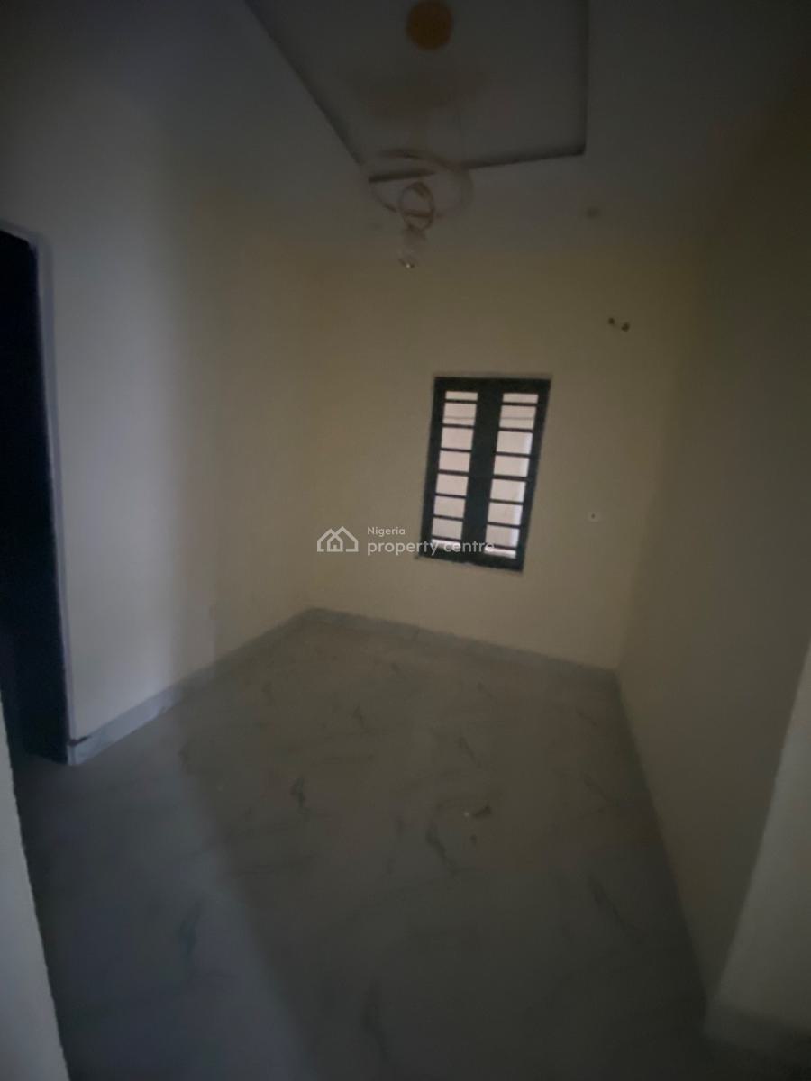 Neatly Used 2 Bedroom Flat, Silver Land Estate,, Ajah, Lagos, Flat / Apartment for Rent