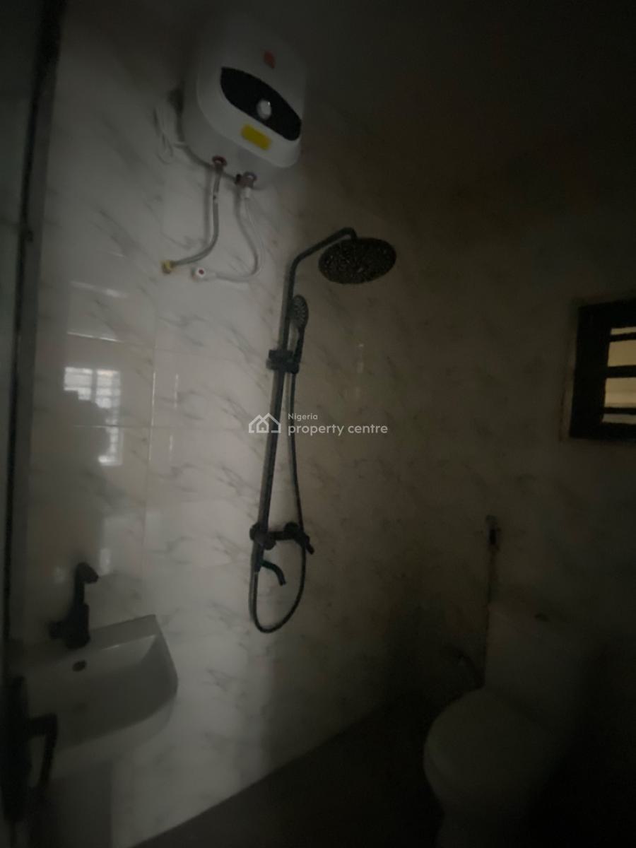 Neatly Used 2 Bedroom Flat, Silver Land Estate,, Ajah, Lagos, Flat / Apartment for Rent