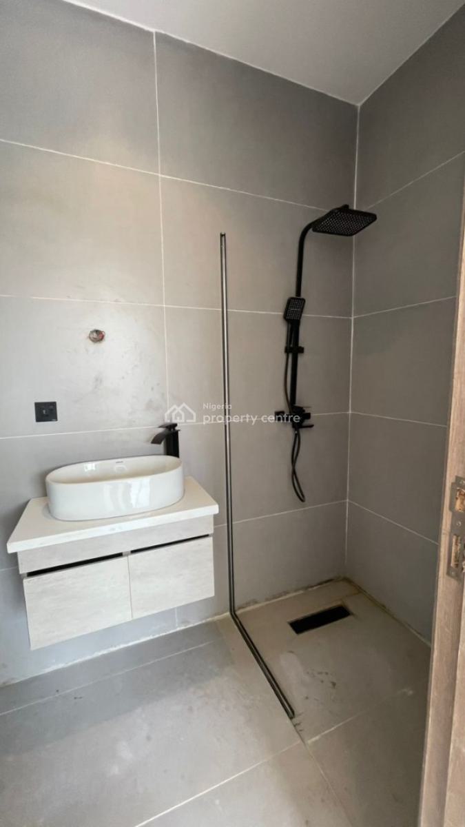 Gorgeous 2 Bedroom Apartment with Pool & Gym, Off Admiralty Way, Lekki, Lagos, Flat / Apartment for Sale