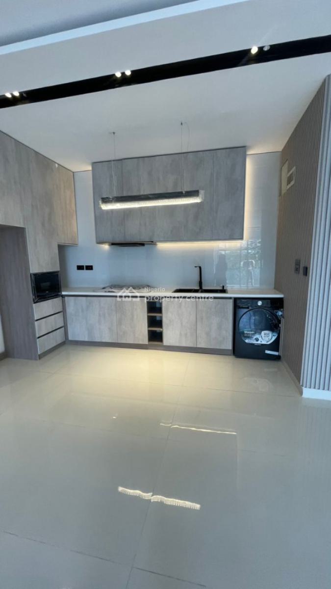 Gorgeous 2 Bedroom Apartment with Pool & Gym, Off Admiralty Way, Lekki, Lagos, Flat / Apartment for Sale