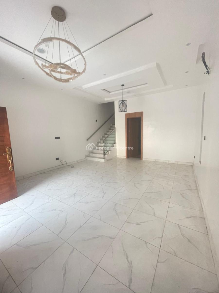 Distress 4 Bedroom Spacious Semi Detached Duplex with Bq, Ologolo, Lekki, Lagos, Semi-detached Duplex for Sale