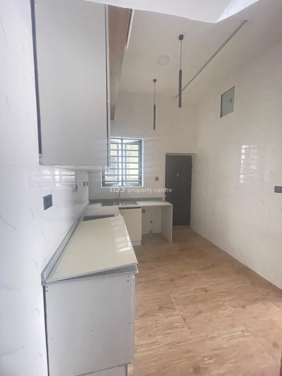 Distress 4 Bedroom Spacious Semi Detached Duplex with Bq, Ologolo, Lekki, Lagos, Semi-detached Duplex for Sale