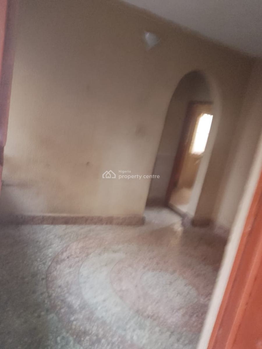 3-bedroom Flat, Iwaya, Yaba, Lagos, Flat / Apartment for Rent