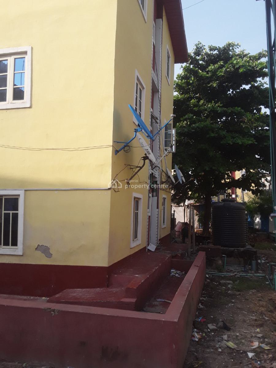 3 Bedroom, Lsdpc Iporin Housing Estate, Iponri, Surulere, Lagos, Flat / Apartment for Sale