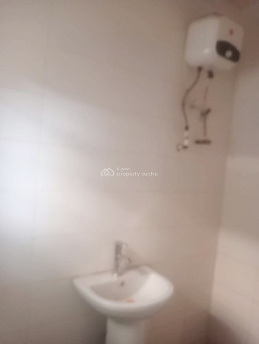 Well Maintained 2 Bedroom Apartment, Gra Phase 1, Magodo, Lagos, Flat / Apartment for Rent