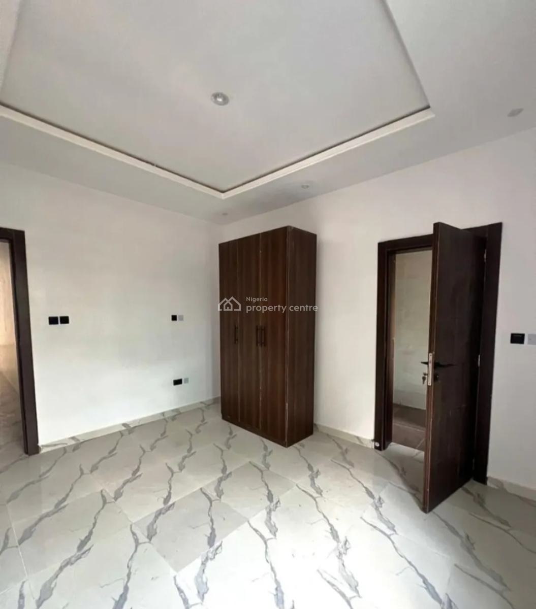 2 Bedroom Flat, Before Chevron Drive 2nd Toll Gate, Ologolo, Lekki, Lagos, Flat / Apartment for Rent