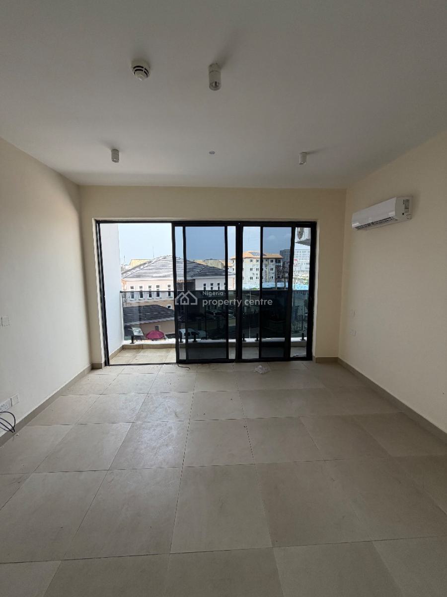 Spacious 3 Bedroom Flat with Bq, Lekki Phase 1, Lekki, Lagos, Block of Flats for Sale