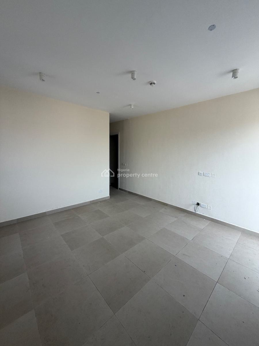 Spacious 3 Bedroom Flat with Bq, Lekki Phase 1, Lekki, Lagos, Block of Flats for Sale