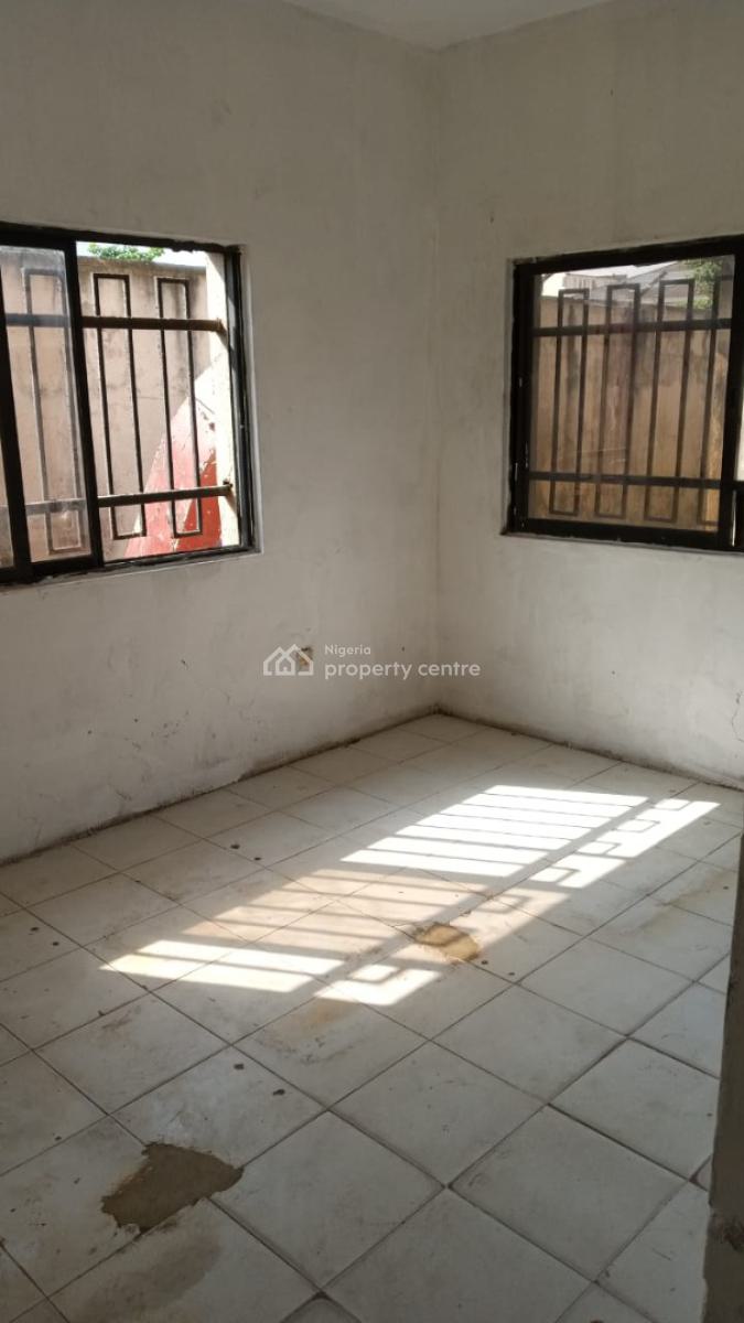 Ground Floor 170sqm Commercial Area with Bq, Lekki Phase 1, Lekki, Lagos, Plaza / Complex / Mall for Rent