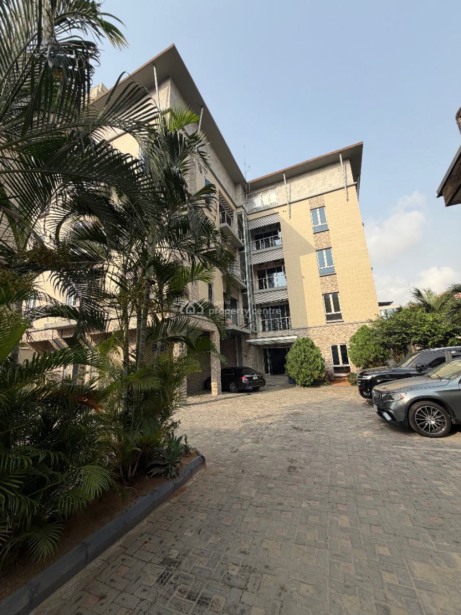 Serviced 3bedroom Flat with Pool and Bq, Lekki Phase 1, Lekki, Lagos, Flat / Apartment for Rent