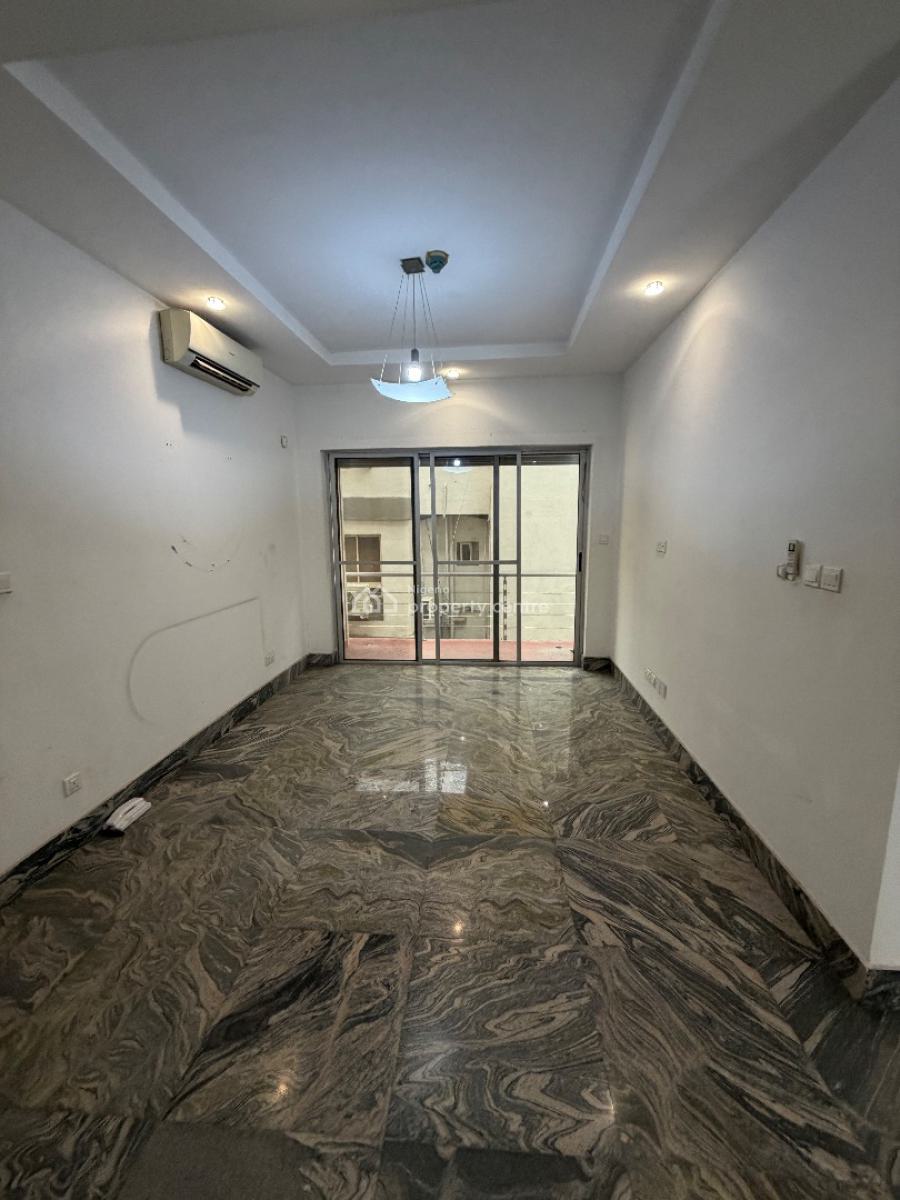 Serviced 3bedroom Flat with Pool and Bq, Lekki Phase 1, Lekki, Lagos, Flat / Apartment for Rent