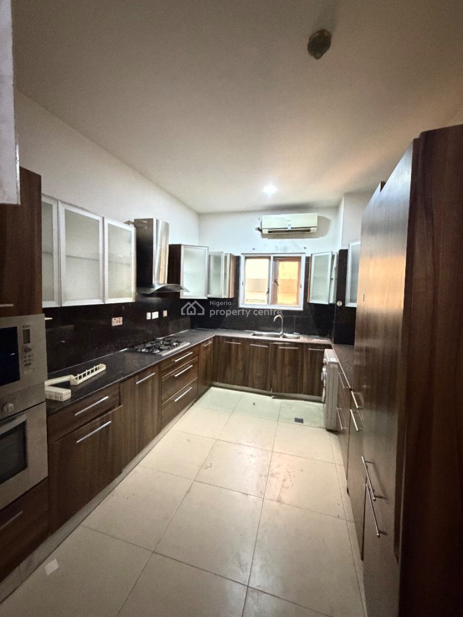 Serviced 3bedroom Flat with Pool and Bq, Lekki Phase 1, Lekki, Lagos, Flat / Apartment for Rent