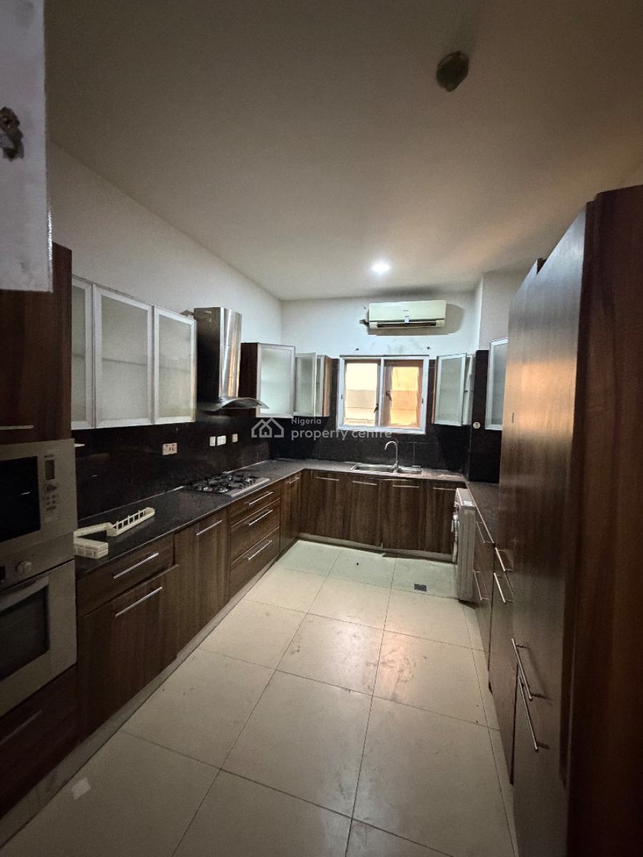 Serviced 3bedroom Flat with Pool and Bq, Lekki Phase 1, Lekki, Lagos, Flat / Apartment for Rent