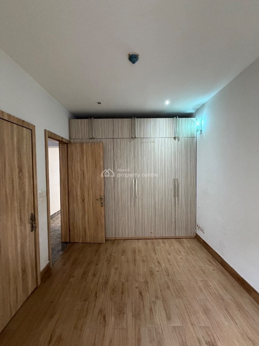 Serviced 3bedroom Flat with Pool and Bq, Lekki Phase 1, Lekki, Lagos, Flat / Apartment for Rent