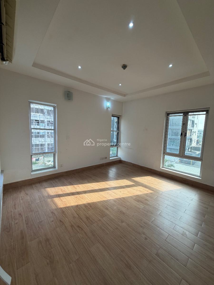 Serviced 3bedroom Flat with Pool and Bq, Lekki Phase 1, Lekki, Lagos, Flat / Apartment for Rent