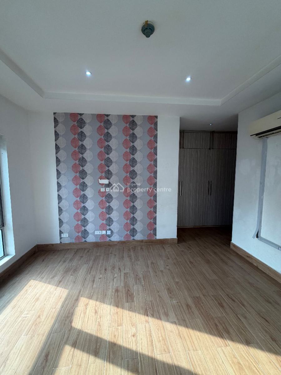 Serviced 3bedroom Flat with Pool and Bq, Lekki Phase 1, Lekki, Lagos, Flat / Apartment for Rent