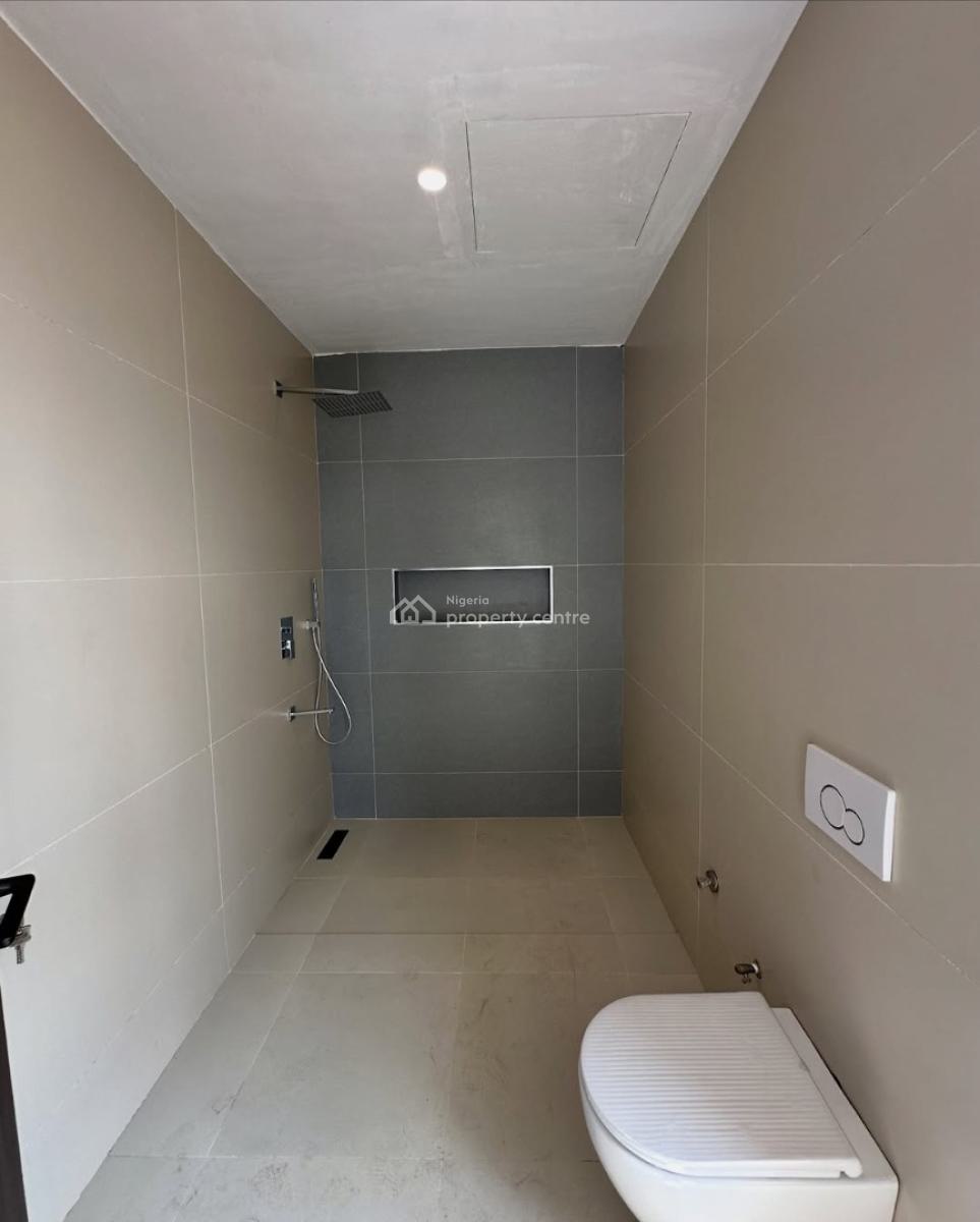 Luxury 2 Bedroom Apartment, Lekki Phase 1, Lekki, Lagos, Block of Flats for Sale