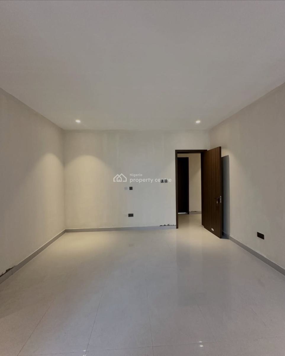 Luxury 2 Bedroom Apartment, Lekki Phase 1, Lekki, Lagos, Block of Flats for Sale