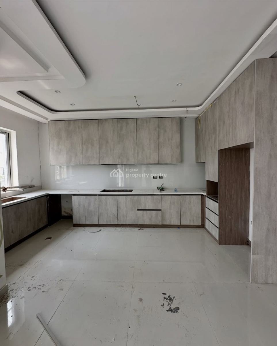 Fine 2 Bedroom Maisonette, Lekki Phase 1, Lekki, Lagos, Block of Flats for Sale