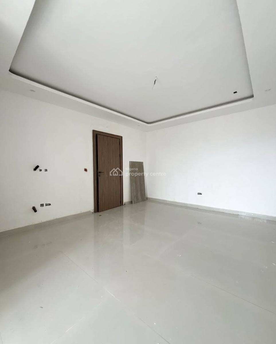 Fine 2 Bedroom Maisonette, Lekki Phase 1, Lekki, Lagos, Block of Flats for Sale