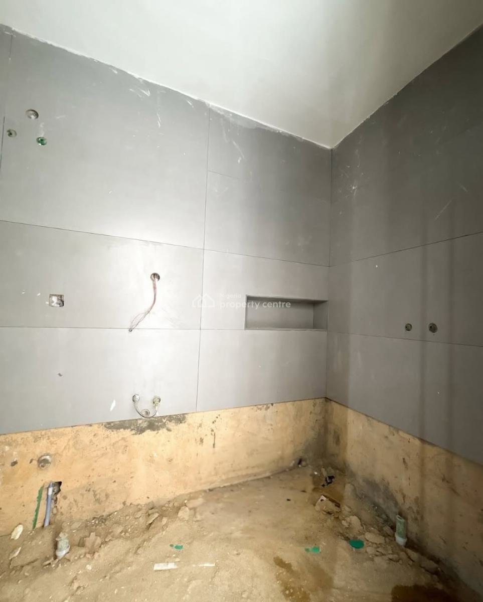 Fine 2 Bedroom Maisonette, Lekki Phase 1, Lekki, Lagos, Block of Flats for Sale