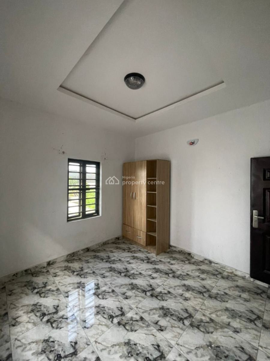 Sharp 2 Bedroom Upstairs in a Code Access Estate, Sangotedo, Ajah, Lagos, Flat / Apartment for Rent