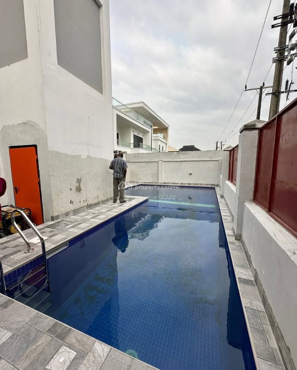 Luxury 2 Bedroom Apartment, Lekki Phase 1, Lekki, Lagos, Block of Flats for Sale