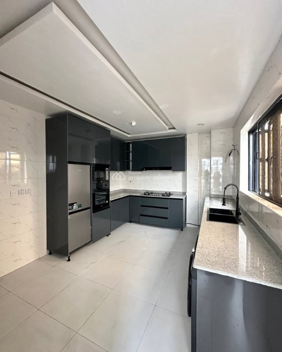 Luxury 2 Bedroom Apartment, Lekki Phase 1, Lekki, Lagos, Block of Flats for Sale