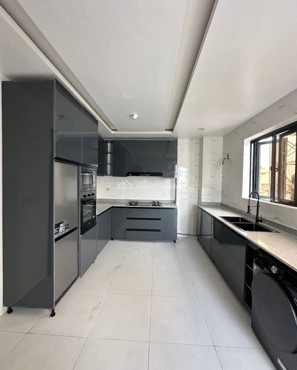 Luxury 2 Bedroom Apartment, Lekki Phase 1, Lekki, Lagos, Block of Flats for Sale