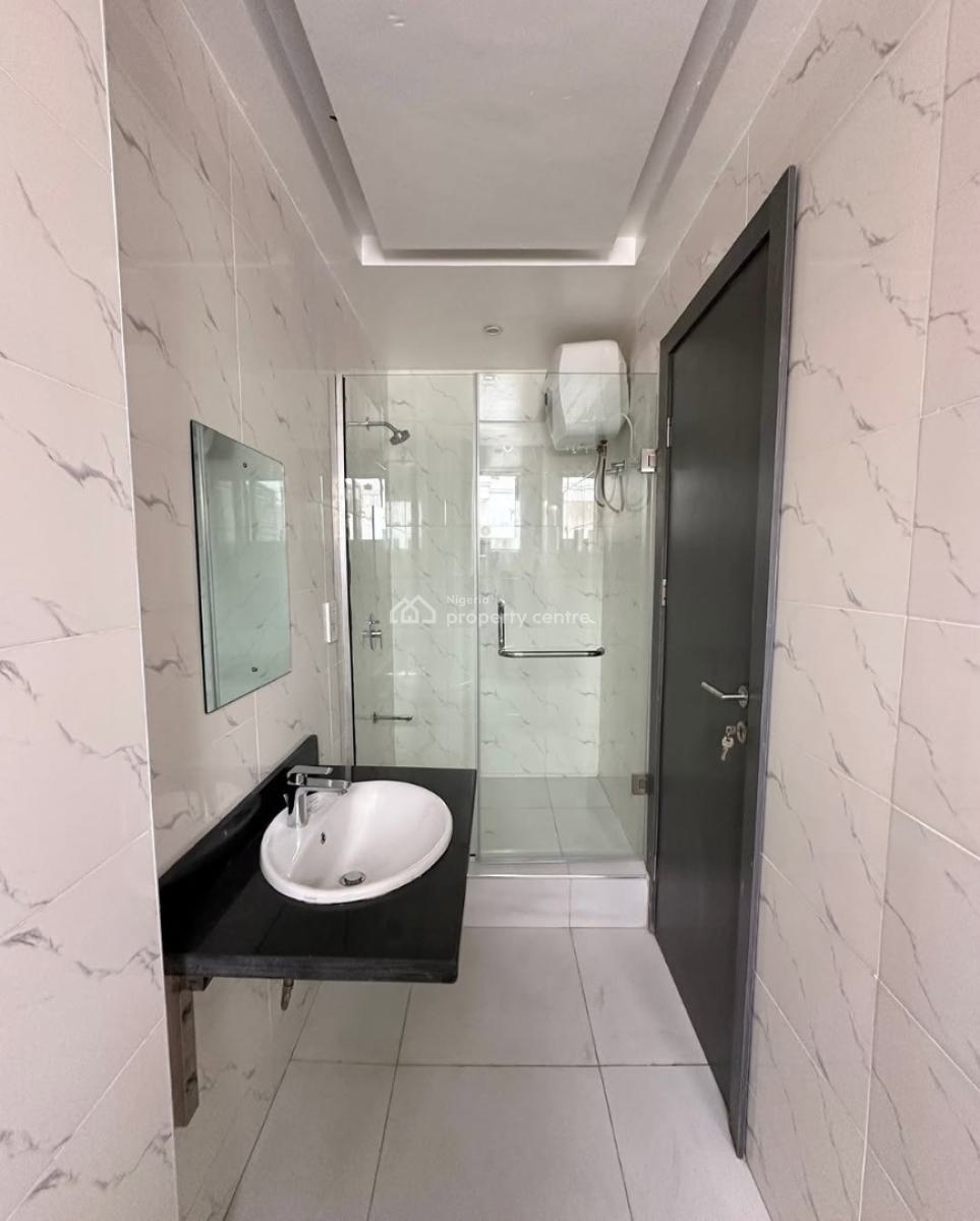 Luxury 2 Bedroom Apartment, Lekki Phase 1, Lekki, Lagos, Block of Flats for Sale